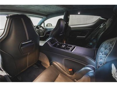 2015 Aston Martin RAPIDE 缩略图 31