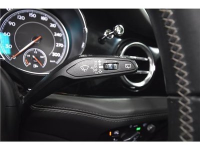 2018 Bentley BENTAYGA photo 9