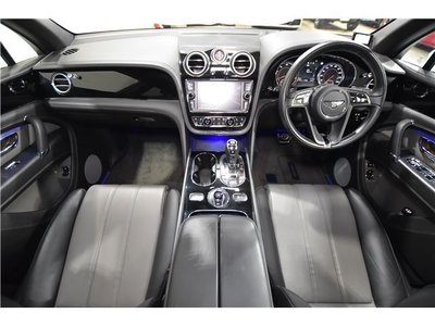 2018 Bentley BENTAYGA photo 3