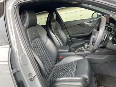 AUDI RS4 - 9