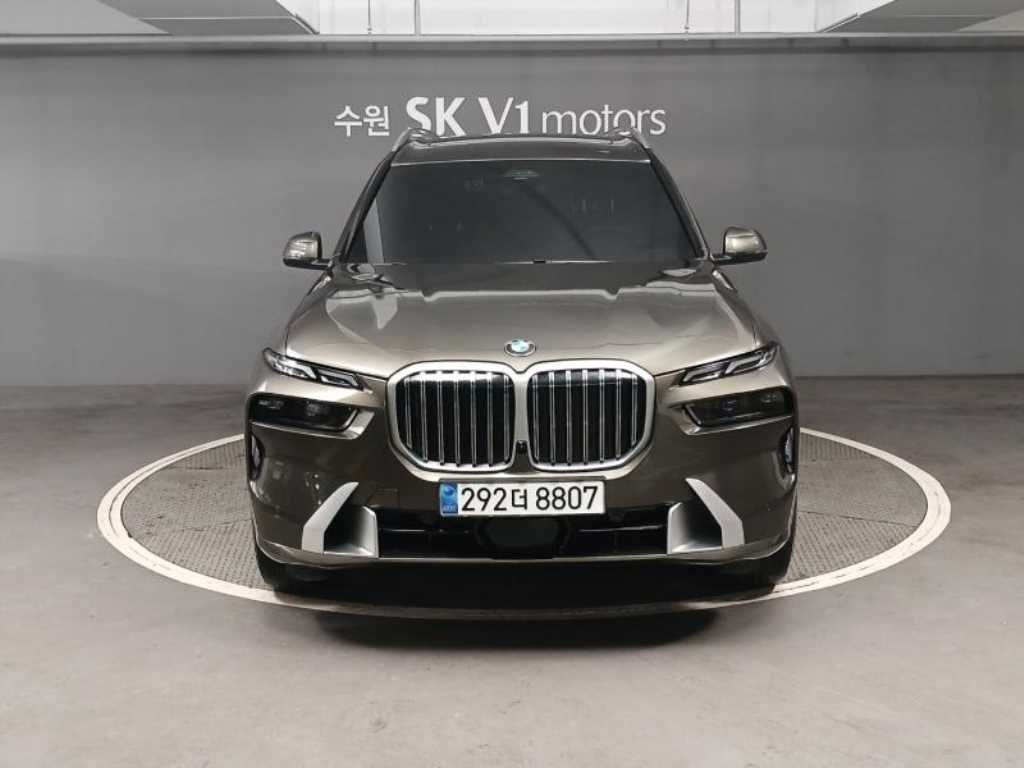 BMW X7 - View 1