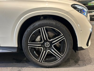 2025 Mercedes-BENZ GLC photo 5