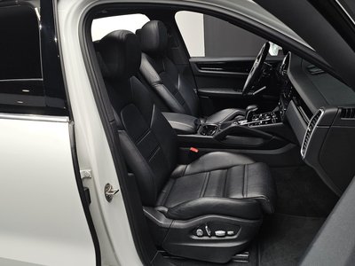 PORSCHE CAYENNE - 10