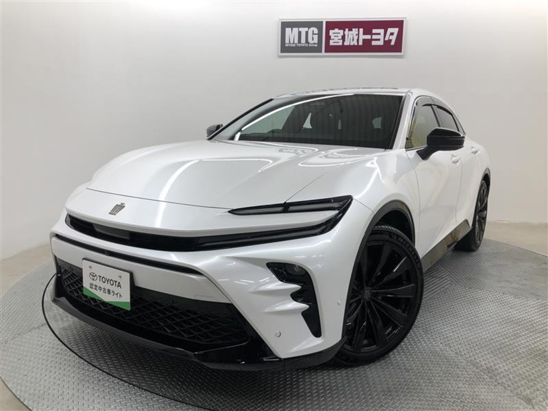 TOYOTA CROWN SPORT - View 1