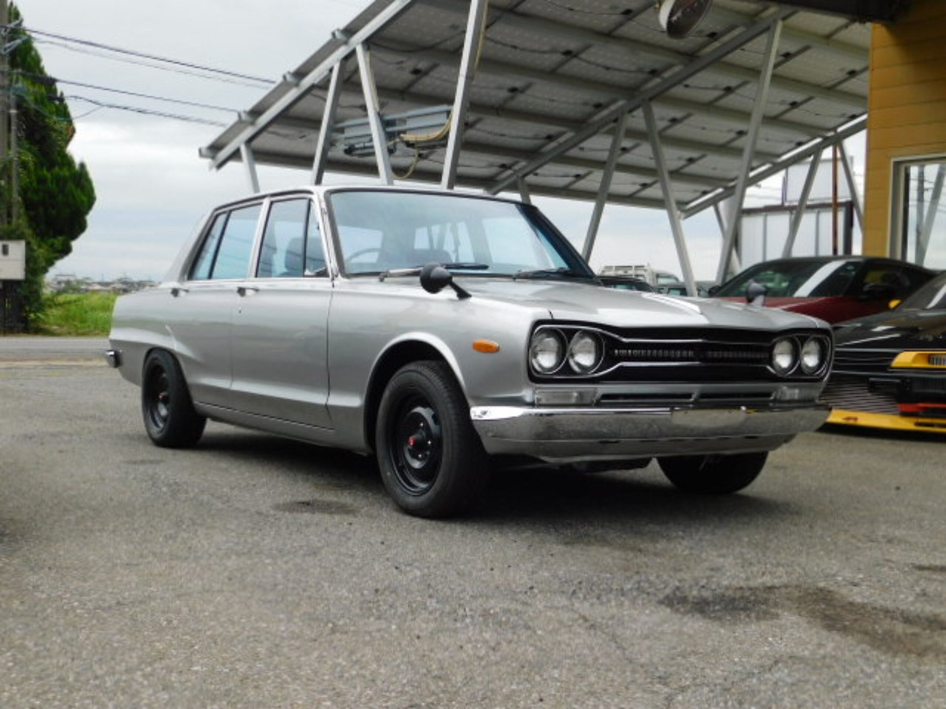 NISSAN SKYLINE - View 1