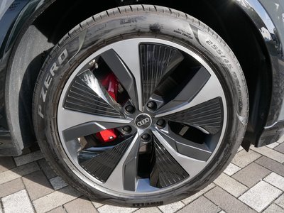AUDI Q6 E-TRON - 10