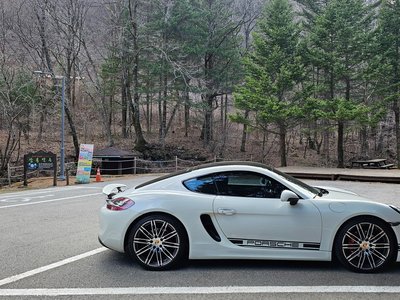 صورة 5 لـ 2015 Porsche CAYMAN