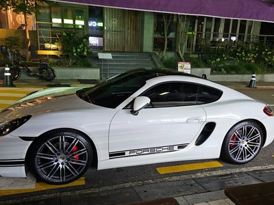 صورة 1 لـ 2015 Porsche CAYMAN