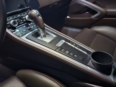 صورة 9 لـ 2015 Porsche CAYMAN