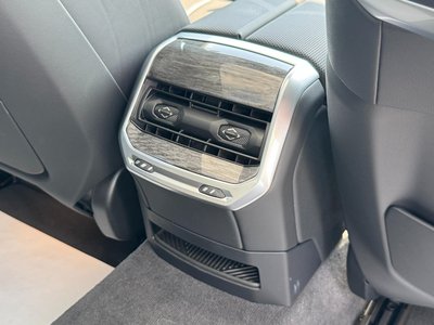 صورة مصغرة 45 لـ 2025 BMW I7