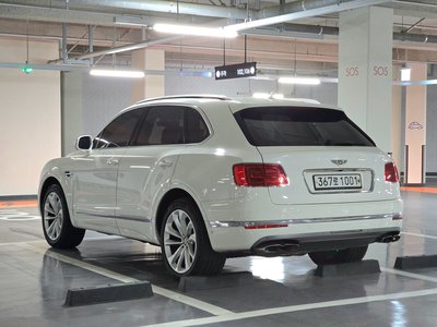 BENTLEY BENTAYGA - 3
