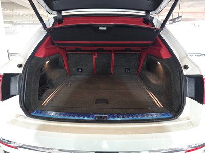 BENTLEY BENTAYGA - 7