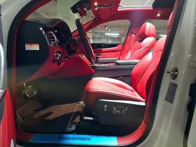 BENTLEY BENTAYGA - 8