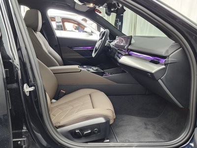 صورة مصغرة 11 لـ 2026 BMW 5 SERIES
