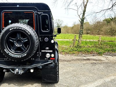 LAND ROVER DEFENDER - 9
