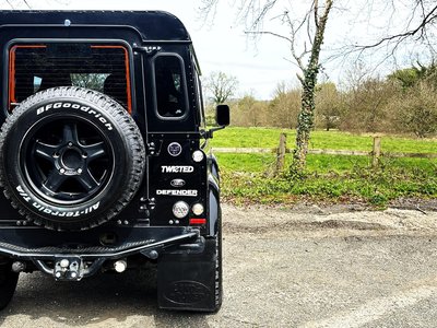 LAND ROVER DEFENDER - 8