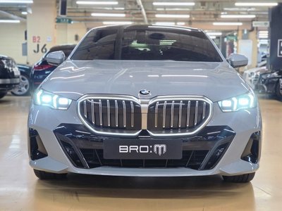2024 BMW 5 SERIES photo 4
