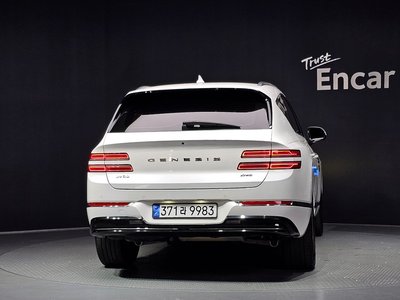 صورة 4 لـ 2023 Genesis GV80