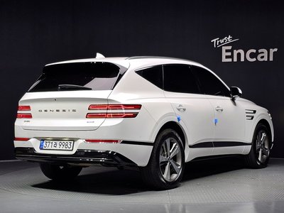 صورة 3 لـ 2023 Genesis GV80