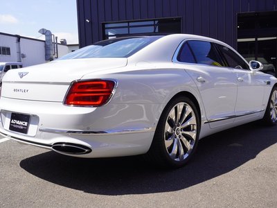 BENTLEY FLYING SPUR - 8