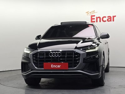AUDI Q8 - 2