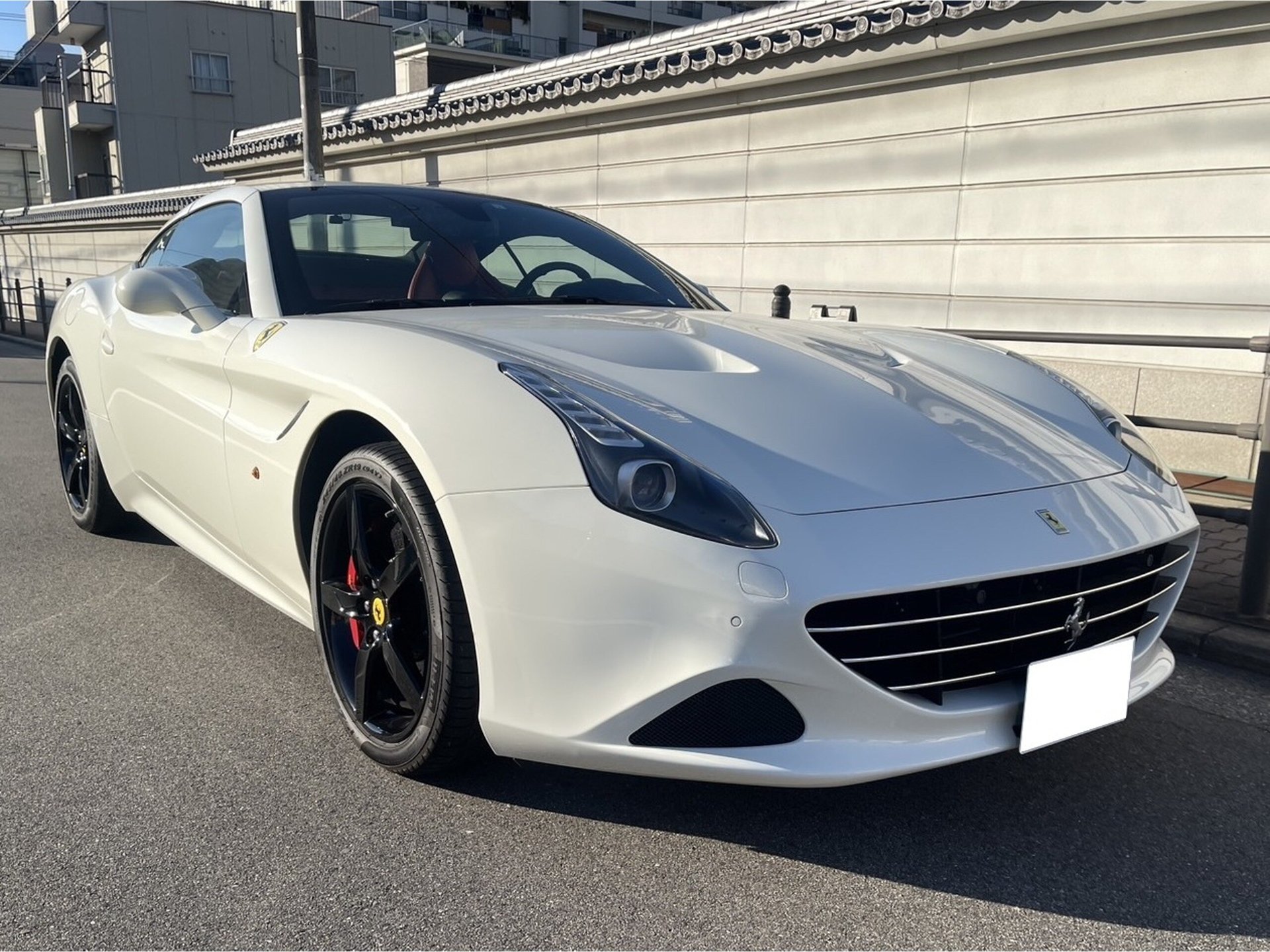 FERRARI CALIFORNIA - View 1