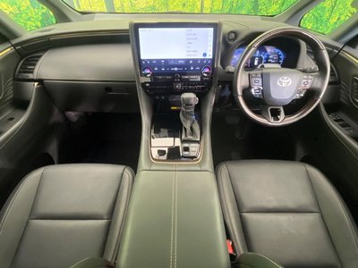2025 Toyota ALPHARD — фото 2