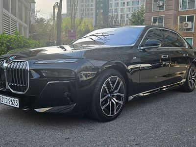 BMW 7 SERIES - 2