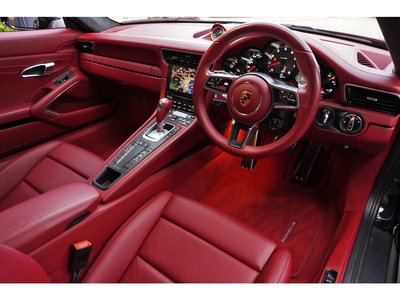 PORSCHE 911 - 10