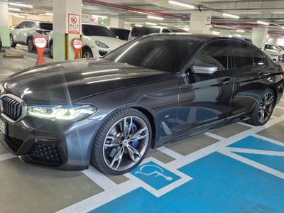 BMW 5 SERIES - 1