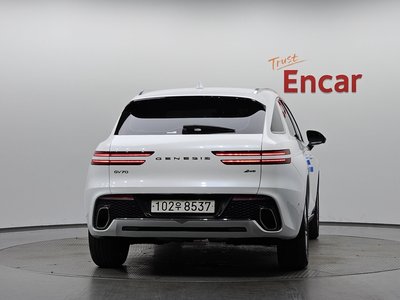 صورة 4 لـ 2023 Genesis GV70