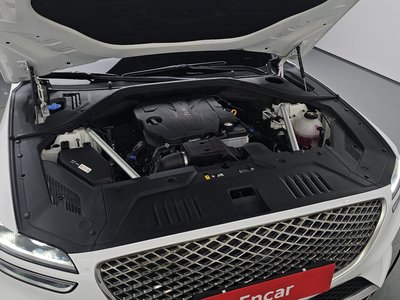 صورة 8 لـ 2023 Genesis GV70