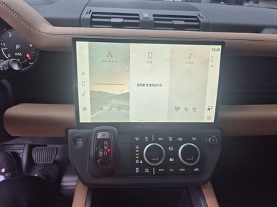 LAND ROVER DEFENDER - 10