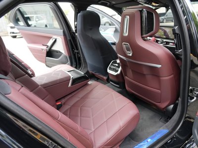 2025 BMW 7 SERIES — фото 10