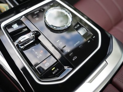 2025 BMW 7 SERIES — фото 9