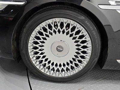 صورة 6 لـ 2019 Genesis G90