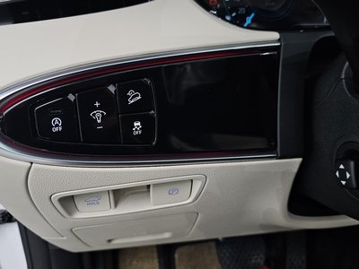 2022 Genesis GV70 — миниатюра 25
