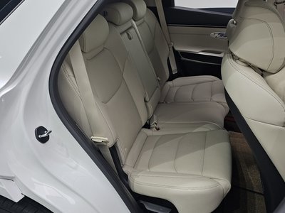 2022 Genesis GV70 — миниатюра 16