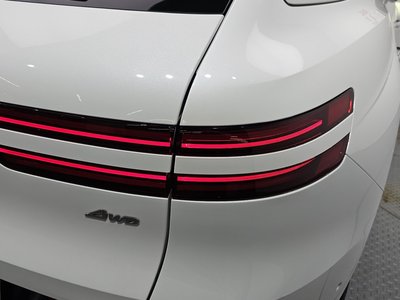 صورة 10 لـ 2022 Genesis GV70