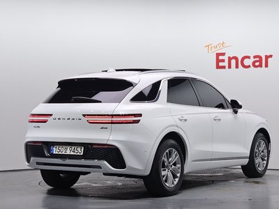 صورة 4 لـ 2022 Genesis GV70