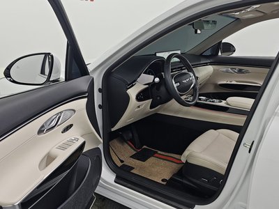 2022 Genesis GV70 — миниатюра 13