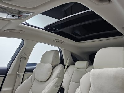 2022 Genesis GV70 — миниатюра 23