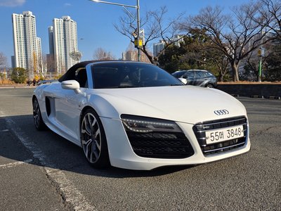 AUDI R8 - 1