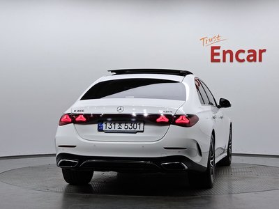 MERCEDES-BENZ E-CLASS - 4