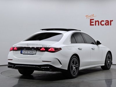 MERCEDES-BENZ E-CLASS - 2