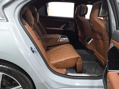 صورة مصغرة 17 لـ 2025 BMW I7