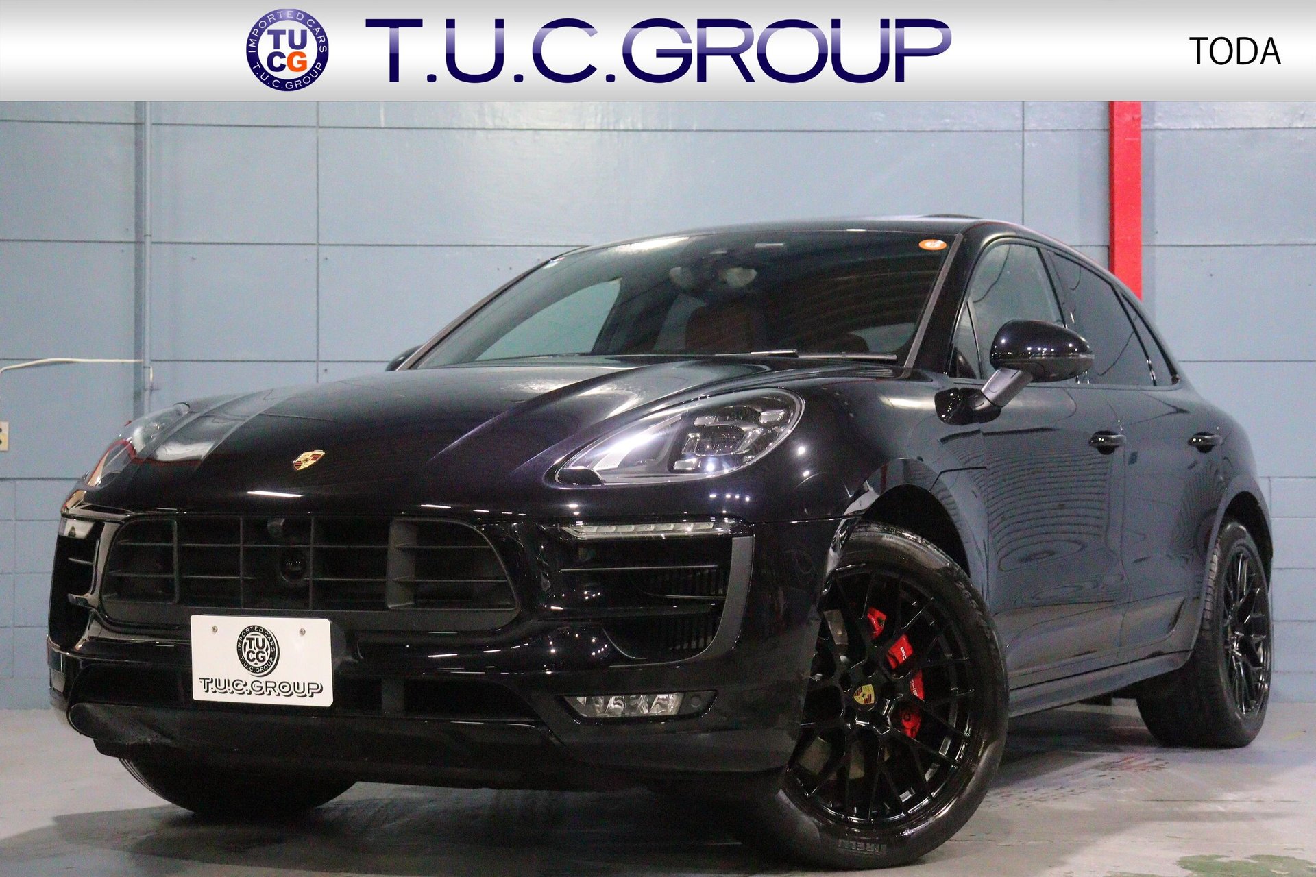PORSCHE MACAN - View 1
