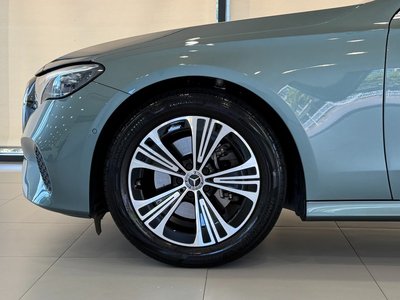 MERCEDES-BENZ E-CLASS - 6