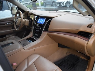 CADILLAC ESCALADE - 8