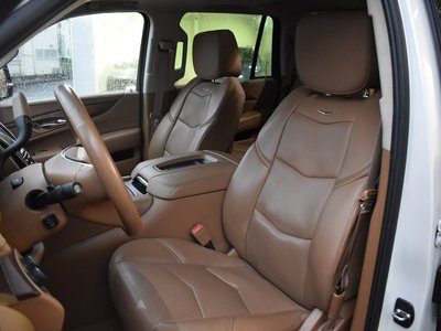 CADILLAC ESCALADE - 9